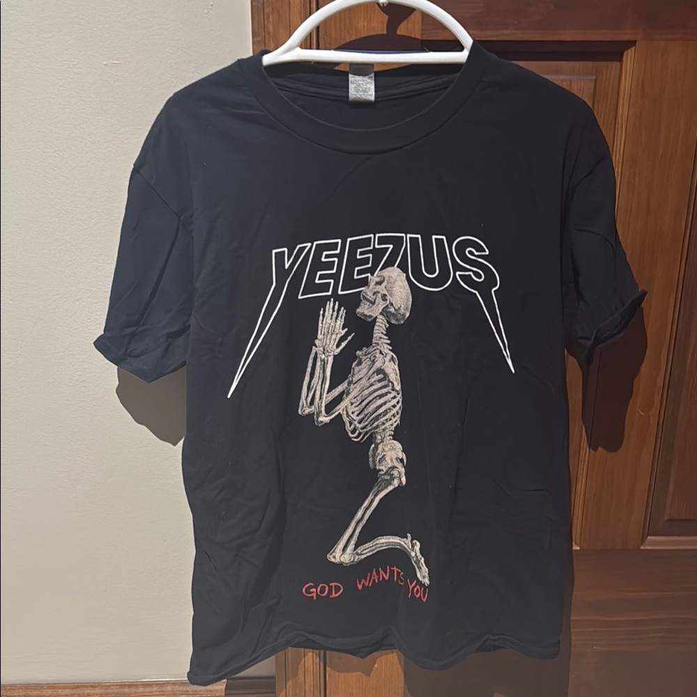 Kanye West T-Shirt
Yeezus Tour Black Graphic T-Shirt